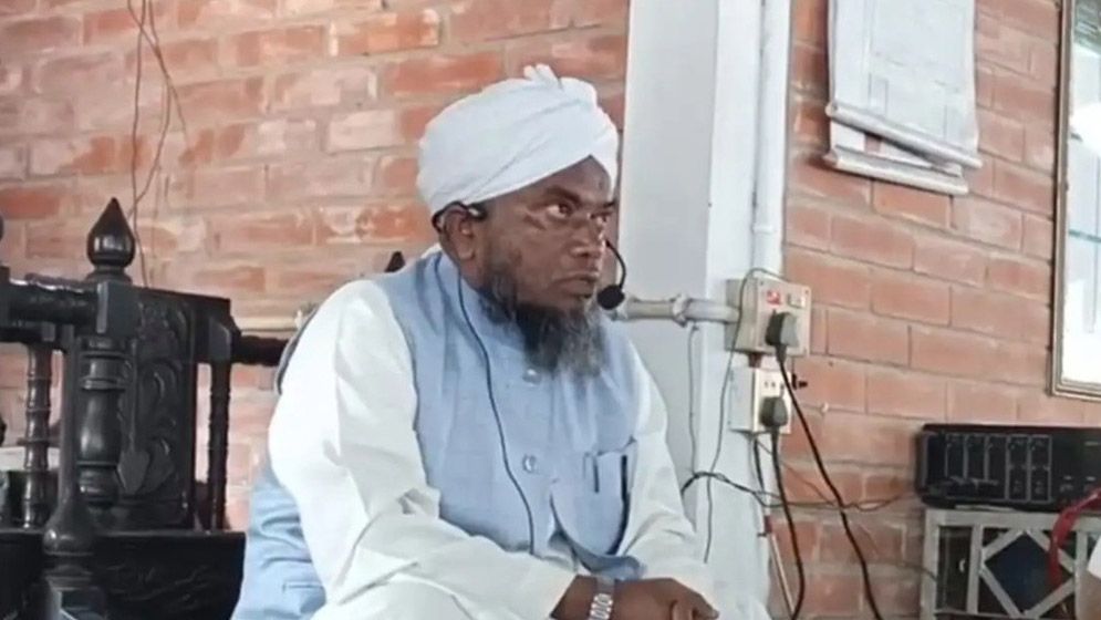 মসজিদের মিম্বর থেকে সংসদের পথে, ইতিহাস গড়লেন মুফতি আবুল হাসান