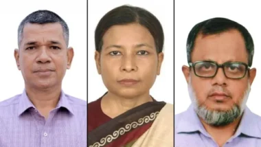 প্রধানমন্ত্রীর কার্যালয়ের সচিবসহ তিন সচিবকে সরিয়ে জনপ্রশাসনে সংযুক্ত