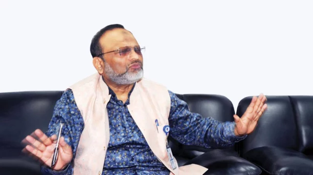 পদত্যাগ করেছেন ঢাকা বিশ্ববিদ্যালয়ের উপাচার্য