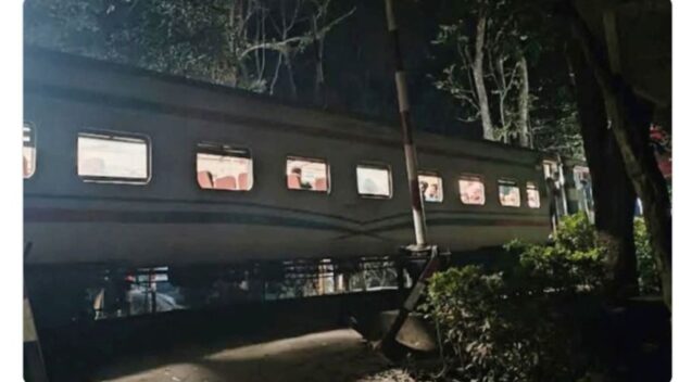 সিলেটের নির্জন বনে এক ঘণ্টা আটকা কালনী এক্সপ্রেক্স