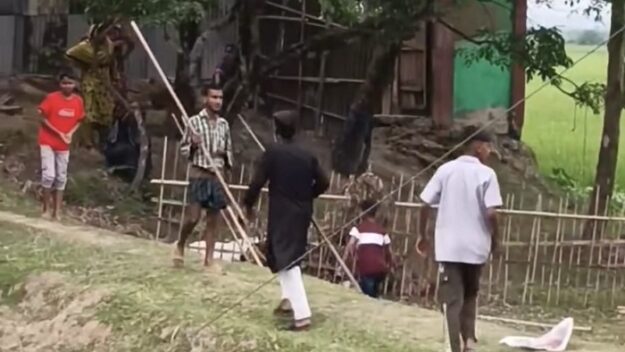 ঈদের দিনে তরুণীর ছবি তোলা নিয়ে সংঘর্ষ, আহত ৪০