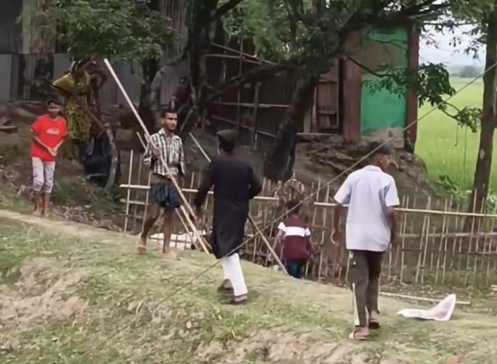 ঈদের দিনে তরুণীর ছবি তোলা নিয়ে সংঘর্ষ, আহত ৪০