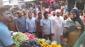 বিশ্বনাথে বাজার তদারকি করলেন এমপি লুনা