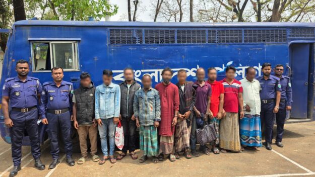 বিয়ানীবাজার থানা পুলিশের বিশেষ অভিযানে ১২ জন আসামী গ্রেফতার