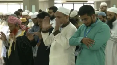 সৌদি আরবের সঙ্গে মিল রেখে রাজধানীতেও ঈদ উদযাপিত হচ্ছে