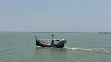 নাফ নদী থেকে ৪ জেলেকে ধরে নিয়ে গেল আরাকান আর্মি