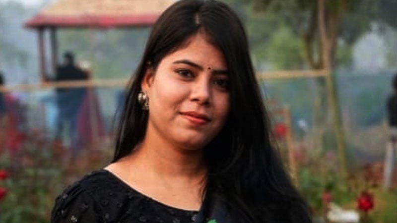 ছিনতাইকারীর টানে রিকশা থেকে পড়ে গৃহবধূর মৃত্যু