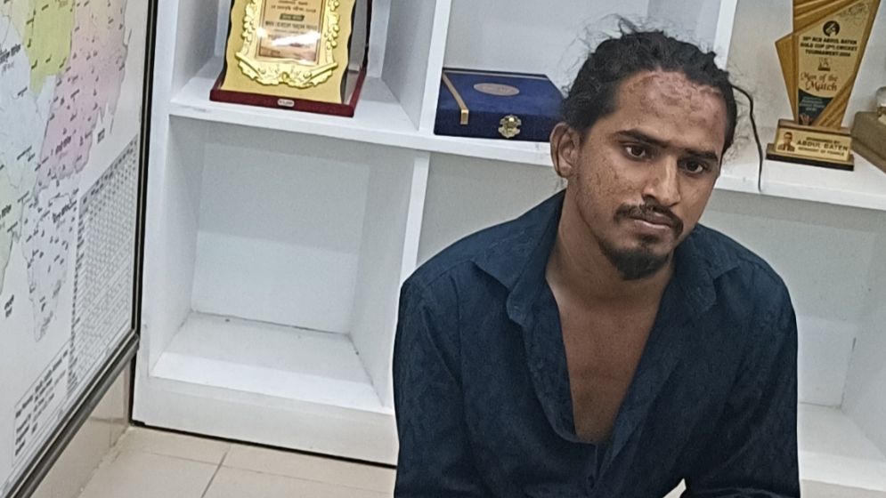 গোয়াইনঘাটে নারায়ণগঞ্জের ‘শীর্ষ সন্ত্রাসী’ শুটার রিয়াজ গ্রেফতার