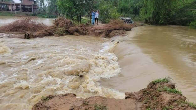 পাহাড়ি ঢলে নদী ভাঙনে ১৫ গ্রাম প্লাবিত