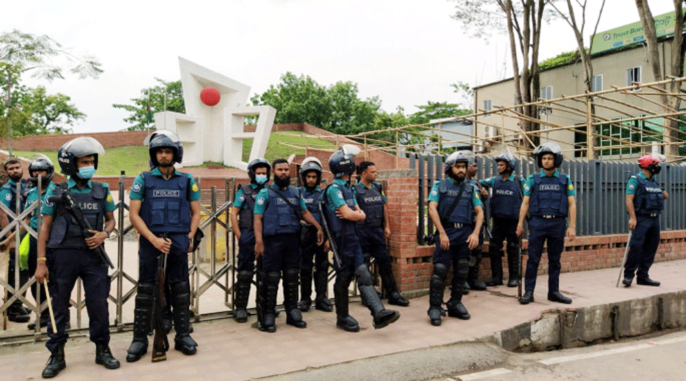 সিলেটে নাগরিক নিরাপত্তা নিশ্চিতে কঠোর অবস্থানে পুলিশ