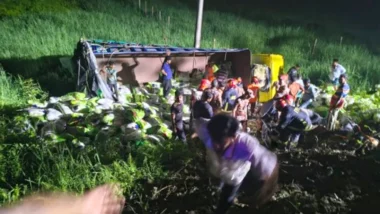 কুমিল্লায় ট্রাক উল্টে নিহতদের ৪ জনের বাড়ি বিরামপুরে