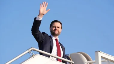 আলোচনা ব্যর্থ ঘোষণার পরেই পাকিস্তান ছাড়লেন ভ্যান্স