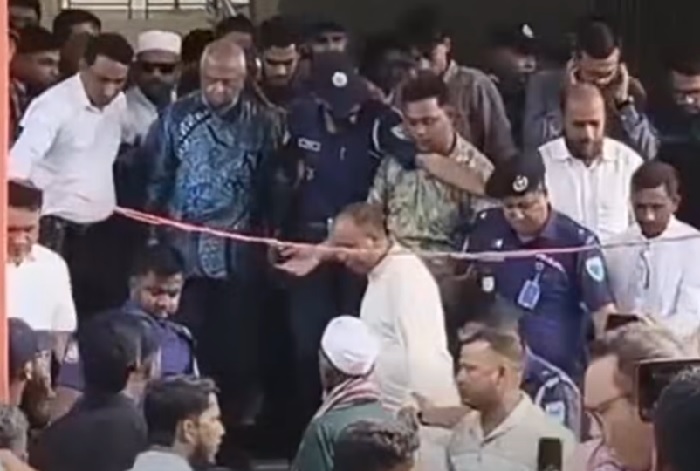 সিলেটে মন্ত্রীর পাশে বসা নিয়ে যুবদল নেতাদের হাতাহাতি, অনুষ্ঠান পন্ড