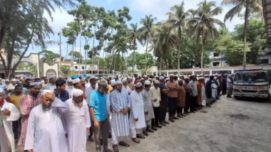 বাড়িতে বাবার লাশ রেখে এসএসসি পরীক্ষায় অংশ নিল ছেলে