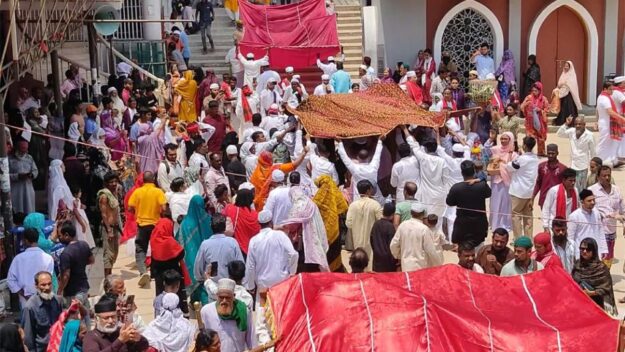শাহজালাল (রহ.) মাজারে ভক্ত-অনুরাগীর মিলনমেলা