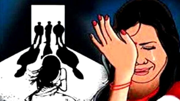 স্বামী বাসায় না থাকার সুযোগে গৃহবধূকে সংঘবদ্ধ ধর্ষণ