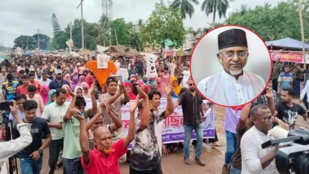 ঘনিষ্ঠ ভিডিও ফাঁসের জেরে এমপি নজরুলের বিরুদ্ধে শ্যামনগরে বিক্ষোভ