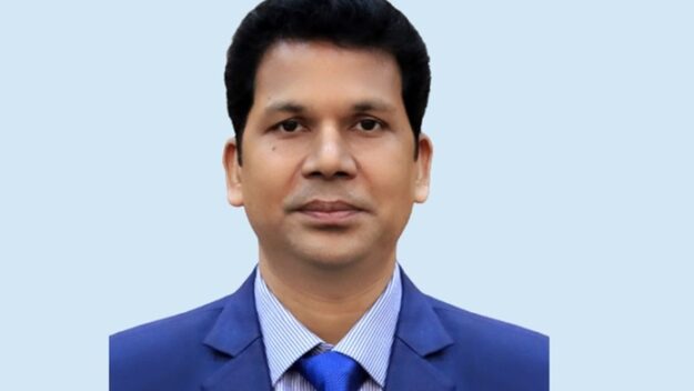 বিমানবন্দর থেকে ফিরে গেলেন সিলেটের নতুন ডিসি, যোগদান নিয়ে অনিশ্চয়তা
