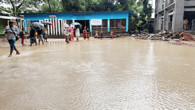 জলাবদ্ধ দক্ষিণ সুলতানপুর সরকারি প্রাথমিক বিদ্যালয়, পাঠদান ব্যাহত