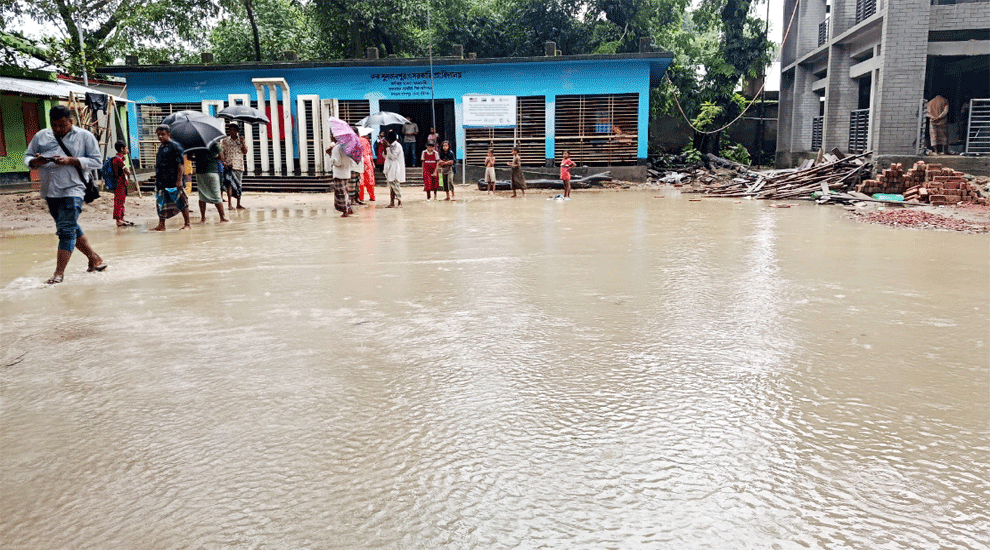 জলাবদ্ধ দক্ষিণ সুলতানপুর সরকারি প্রাথমিক বিদ্যালয়, পাঠদান ব্যাহত