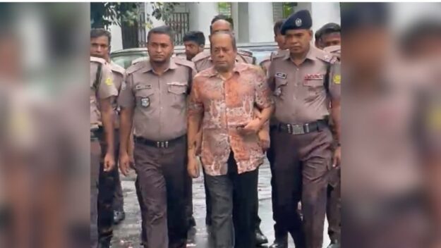 ট্রাইব্যুনালে হাজির করা হয়েছে জিয়া হত্যার আসামি মোজাফফরকে