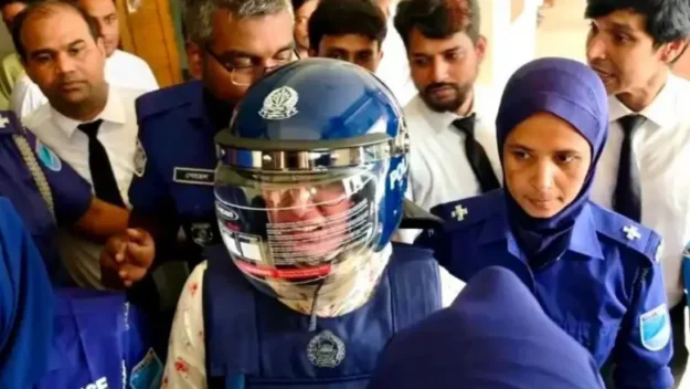 ‘বারবার মামলা না দিয়ে আমাকে গুলি করে মেরে ফেলেন’