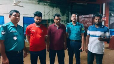 সিলেটে টিকিট কালোবাজারি, দুই রেল পুলিশ আ ট ক