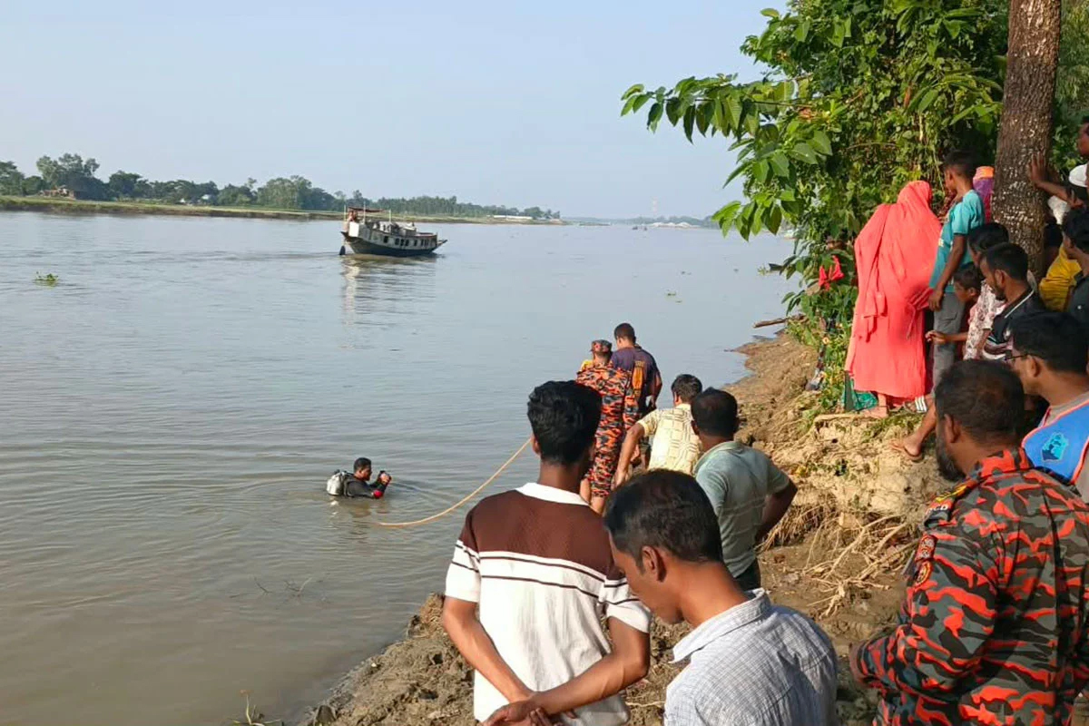 নিখোঁজের একদিন পর কালনীতে ভেসে উঠল গৃহবধূর ম র দে হ