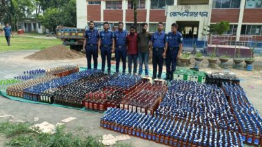কোম্পানীগঞ্জে ট্রাকভর্তি ৬২ লাখ টাকার ভারতীয় মদ উদ্ধার, আটক ২